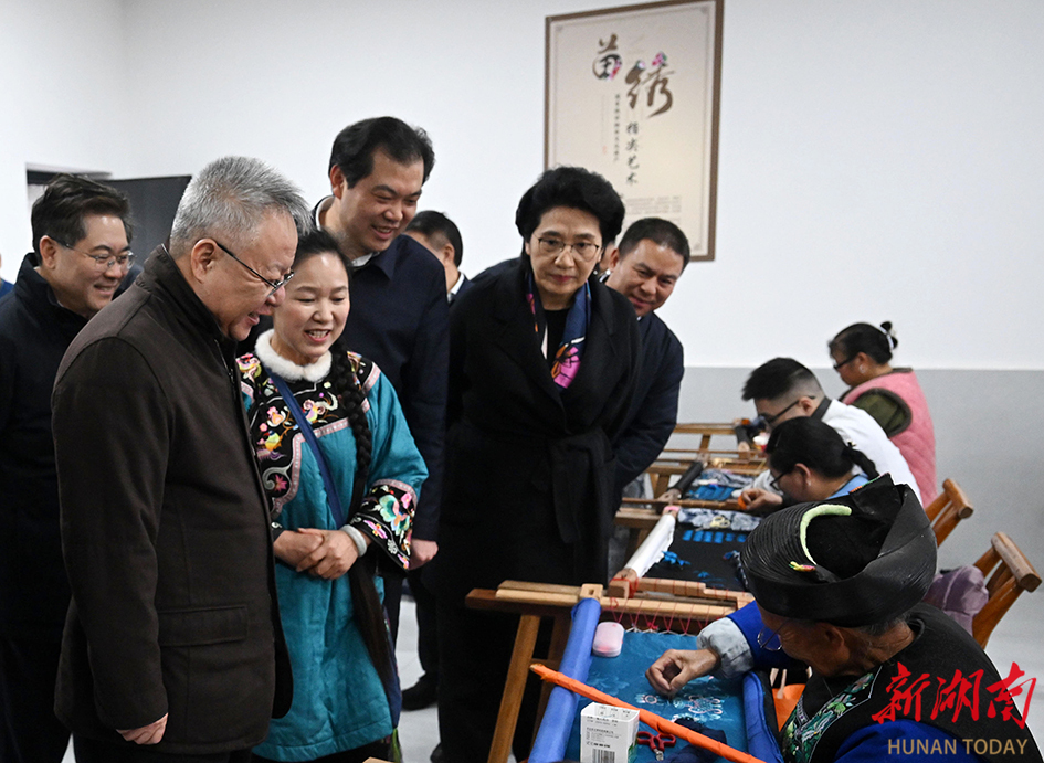 沈晓明赴湘西州调研
