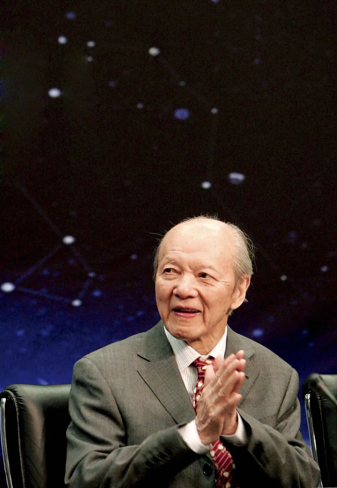 杨振宁“算了一半算不下去”，他算出来了