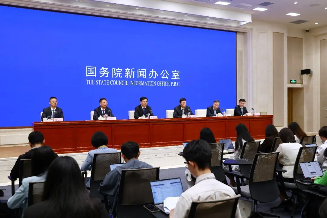 “这两部法律是并行不悖、有机统一的”