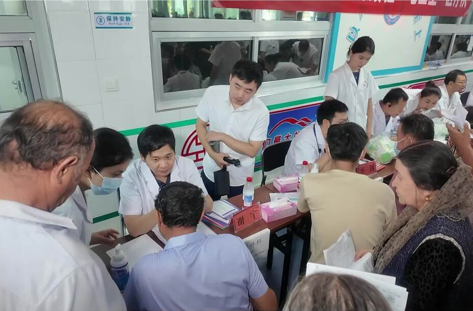 “湘”约火洲，“疆”爱送达！湖南援疆医疗队“四个一”义诊走进托克逊乡镇