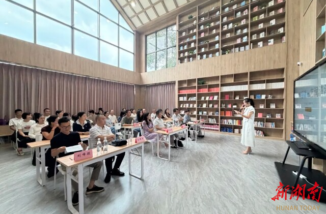 书香与艺术在田野交织！“书香民进・阅美潇湘——开明阅读・艺润清溪”乡村读书分享会亮相清溪村