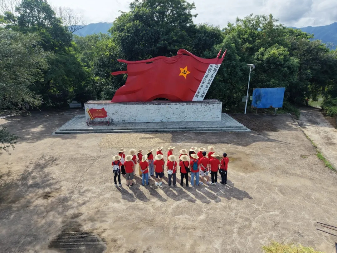 省新联会组织开展“新的长征一新阶层走好新时代长征路”主题教育和服务考察湖南行活动