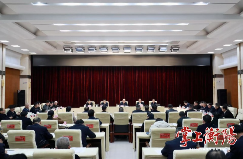 刘越高主持召开民营企业座谈会