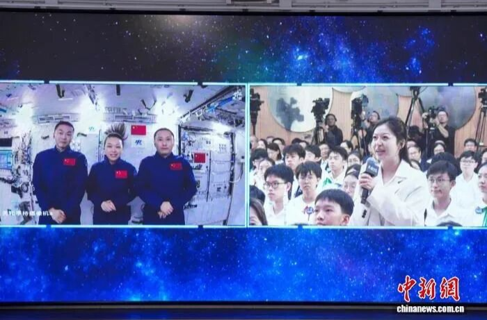 欢迎来到“天宫课堂”！航天员为港澳青少年太空授课