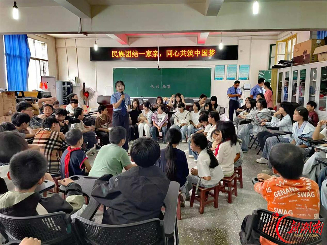 法治课堂+民族手工 解锁民族团结进步新课堂