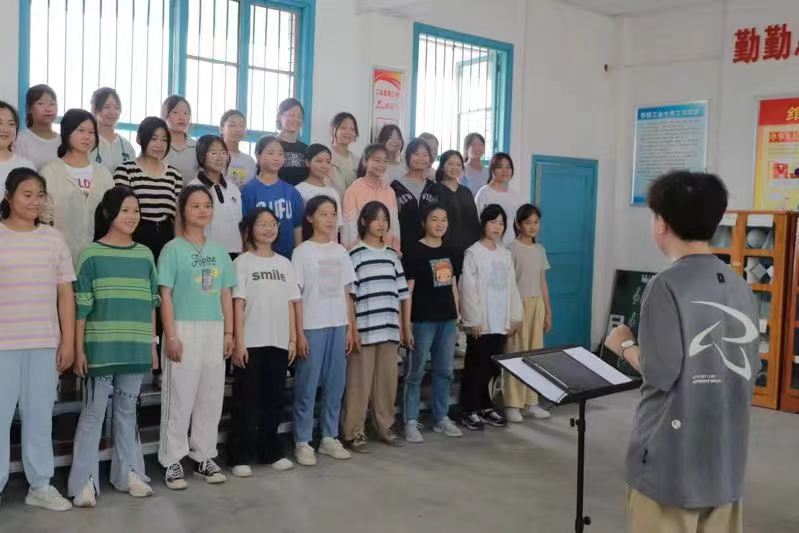 张家界学院“五学两助”调研活动照片3.jpg