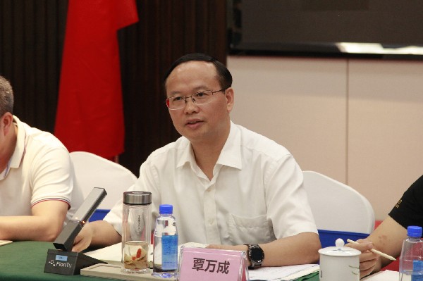 下载 (1).jpg 下载 (1).jpg