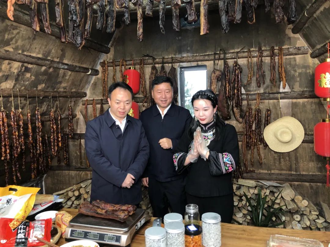 廖国豪调研“张家界e创园”实践创新基地时强调强化思想引领 主动担当作为2.jpg