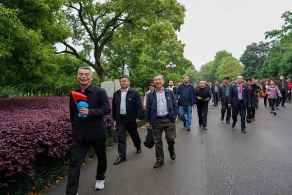 永结同心跟党走,风雨不改是“初心”2_副本.jpg